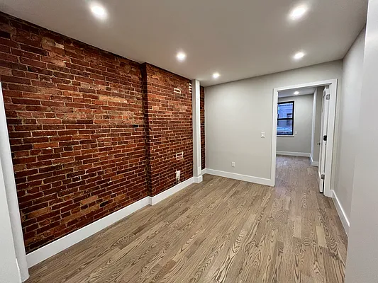 Rented by Mdays Realty | media 10