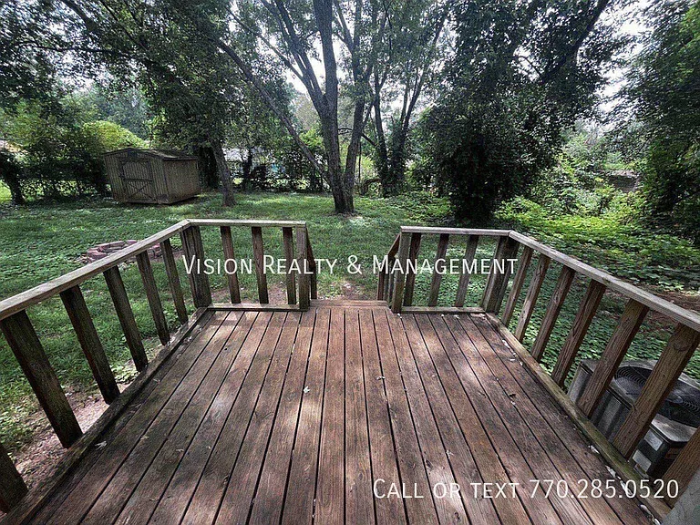 260 Castlegate Cir — Photo 25