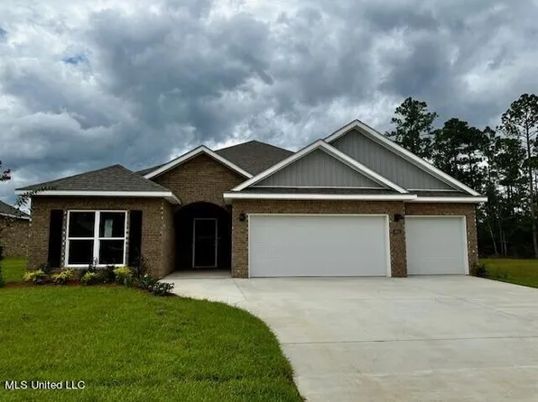4951 Fern Dr, Diberville, MS 39540