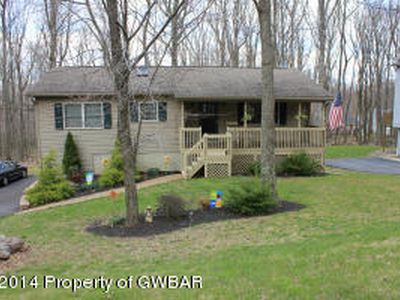 124 Grouse Ridge Ln, Drums, PA, 18222