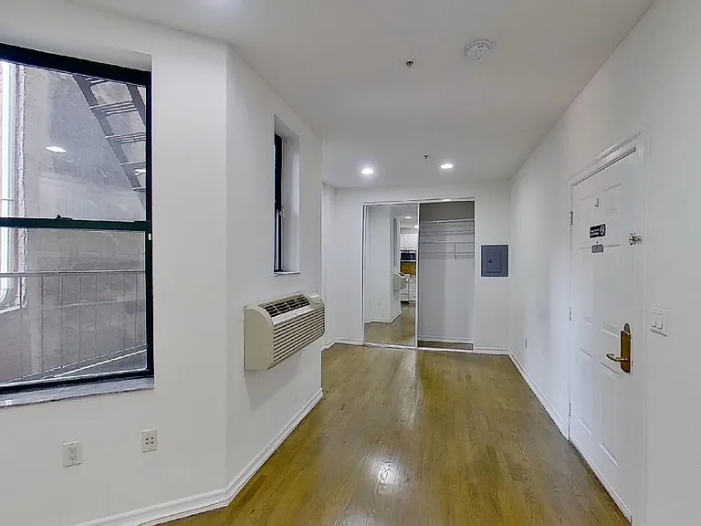 72 Hudson St #1C — Photo 7