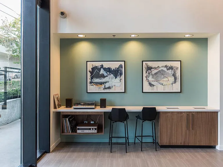 Rooster Apartments — Photo 12