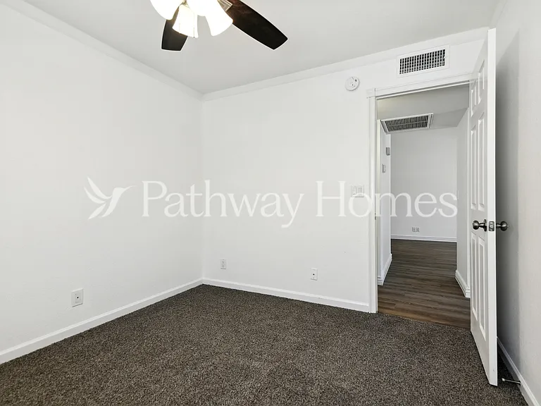 314 E Moore Ave — Photo 13