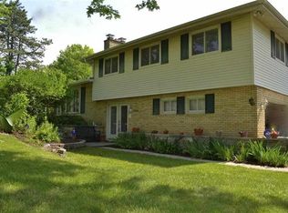 1333 Dell Cove Dr, Fort Wayne, IN 46804