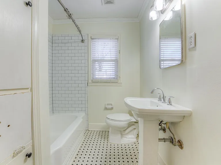 272 Aurora Cir — Photo 17