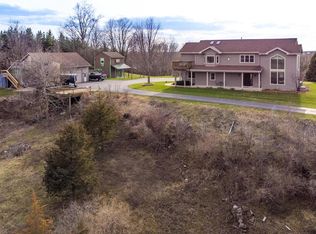 W2483 Bakertown Dr, Helenville, WI 53137