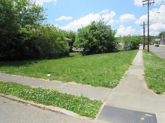 4th image of 2861 Linden Ave