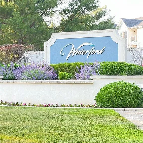 936 Waterford Dr — Photo 4