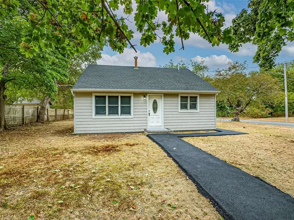 562 Provost Avenue, Bellport, NY 11713