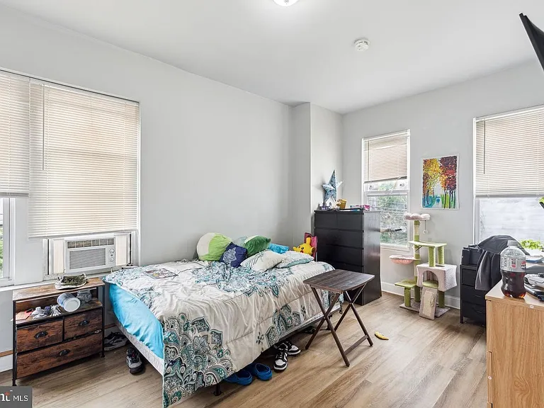 1633 W Oxford St #2R — Photo 10