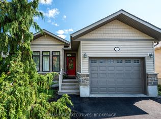 134 Islandview Dr, Loyalist, ON K7N0A5