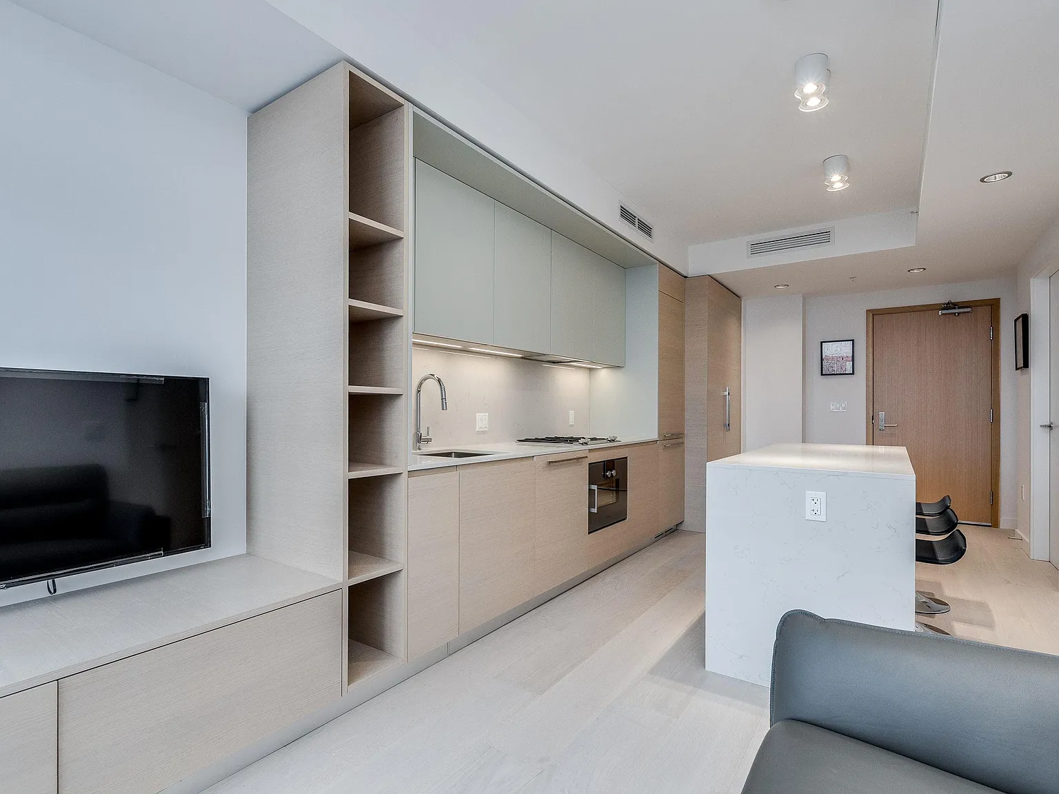 1 bed, 558 sqft, $3,500 — Photo 1