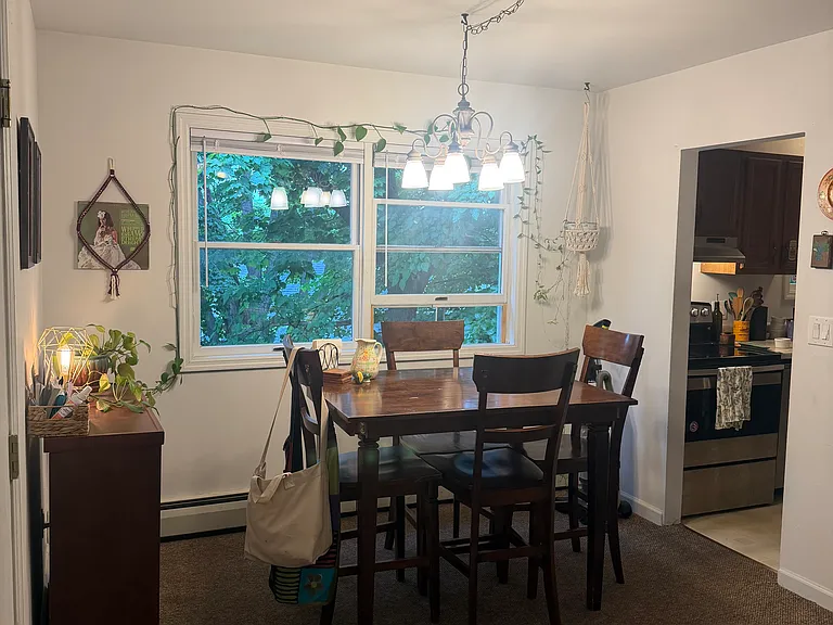 406 Hillview Pl — Photo 3