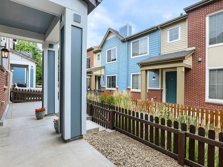 2230 Tamarac St — Photo 15