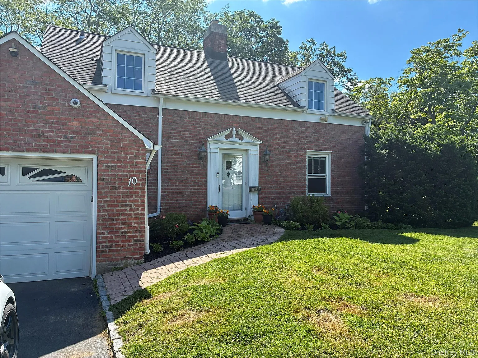 3 bed, 1.5 bath, 1118 sqft, $5,000 — Photo 2