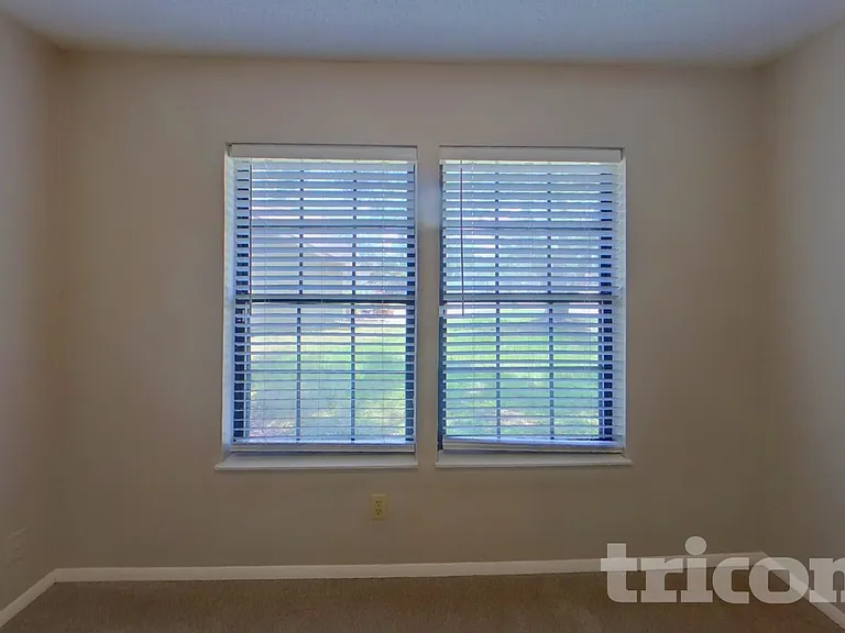 7943 Longshadow Ct — Photo 13