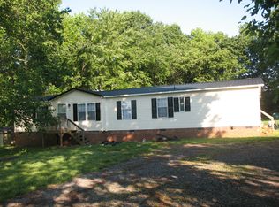 2876 Cherry Ridge Dr, Newton, NC 28658