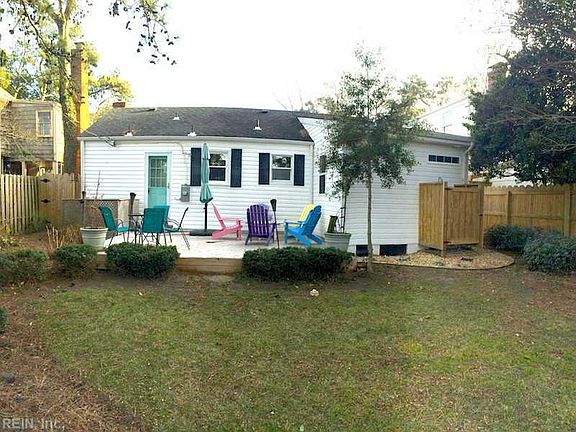 2nd image of 228 Bay Colony Dr