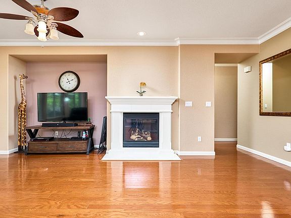 5th image of 717 Brookside Lane