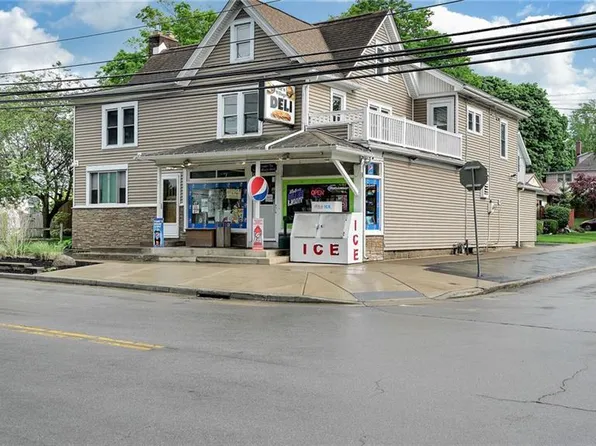 83 John St, Akron, NY 14001