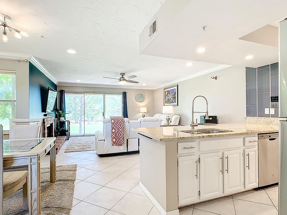 Gorgeous and flowing open floor-plan in the main living area.