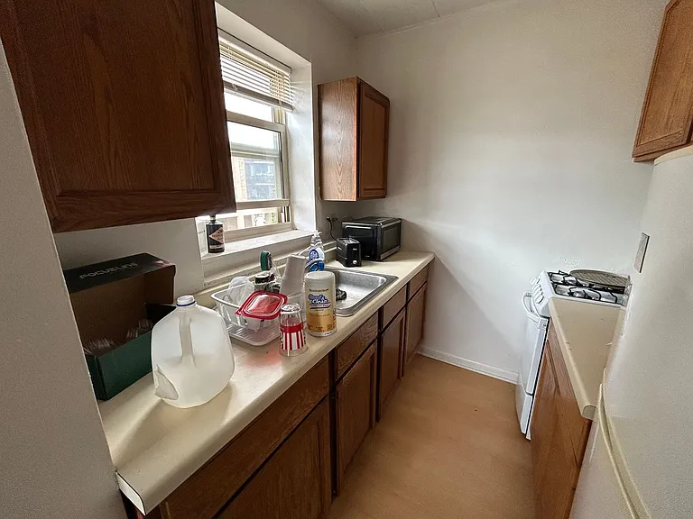 930 N Marshall St — Photo 21