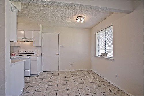 3rd image of 1665 Morrison Dr