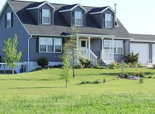 2558 Paris Rd, Central City, IA 52214