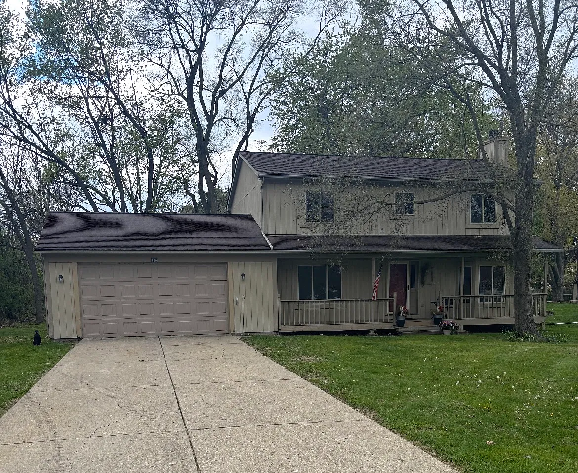 3 bed, 3.5 bath, 2300 sqft, $2,800 — Photo 1