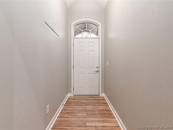 4th image of 1714 Bay Hill Place
