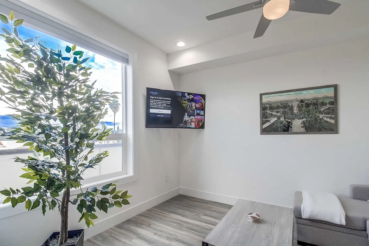 2 bed, 2.0 bath, 1399 sqft, $6,249 — Photo 3