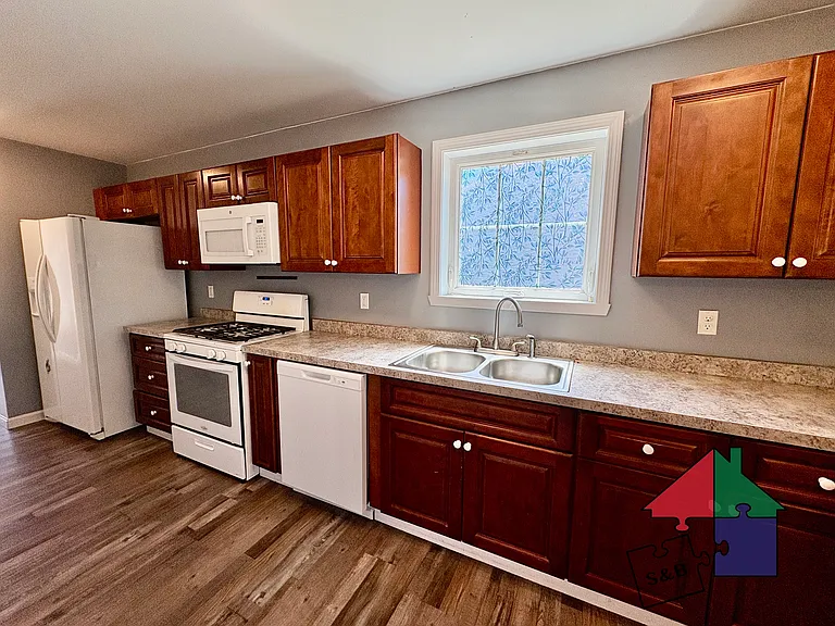 59 Cornelia Ct — Photo 6