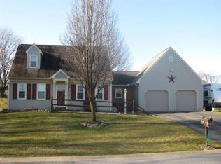 2 Hemlock Dr, Lancaster, PA 17602