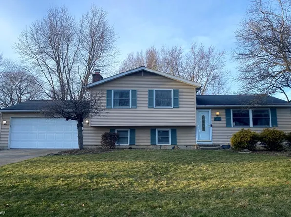 1703 Belfair Dr, Twinsburg, OH 44087