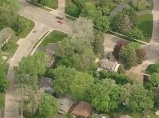 1620 W State St, Geneva, IL 60134