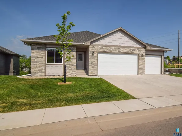 505 N Woodland Ct, Brandon, SD 57005