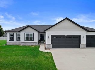 335 Crestview Ln, Lake Mills, WI 53551