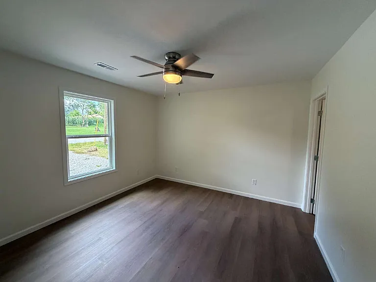 218 E Peter Ave — Photo 7