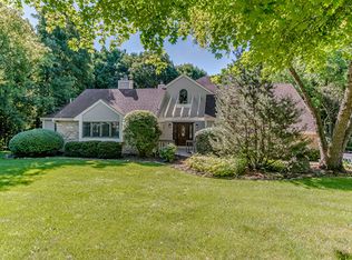 42W663 Bridle Ct, St Charles, IL 60175