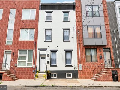 2240 N Howard St, Philadelphia, PA, 19133