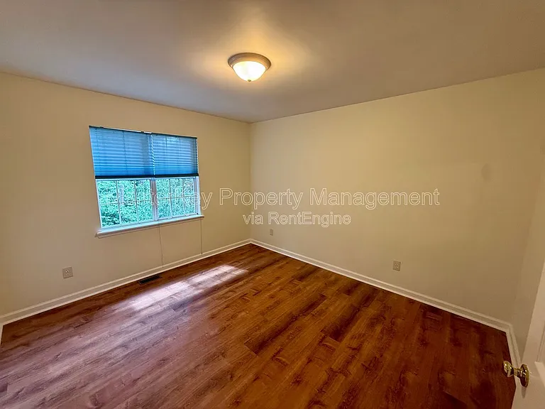 327 Saint Thomas Dr — Photo 19