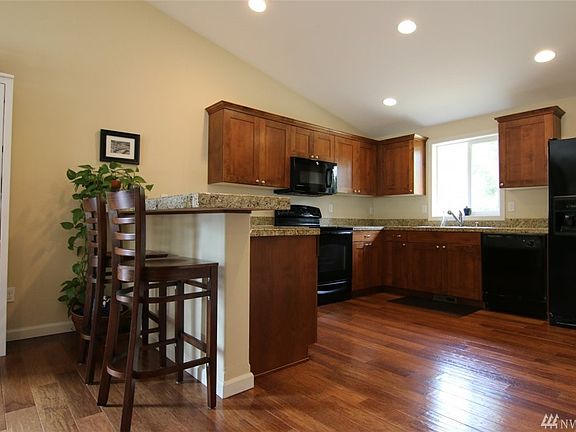 3rd image of 340 Hidden Highlands Dr