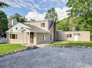 10 Cove Rd, Mount Arlington, NJ 07856