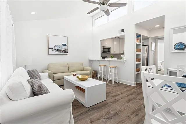 1765 Coliseum St #420 — Photo 4