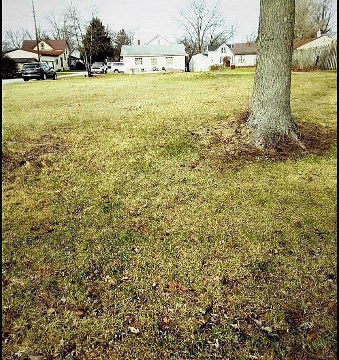2nd image of 334 W 1st St