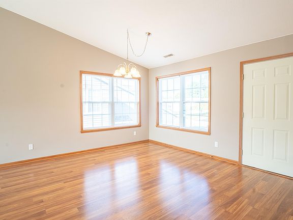 4th image of 6323 Oak Crest Ln
