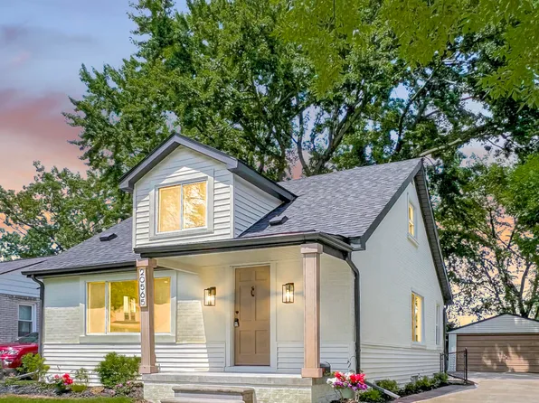 20565 Ridgemont Rd, Harper Woods, MI 48225