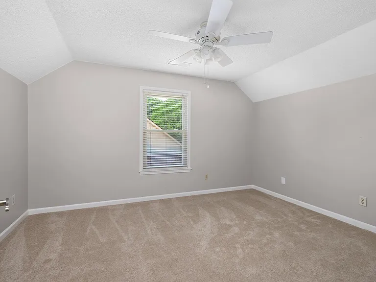 3075 Stonecrest Cir — Photo 33