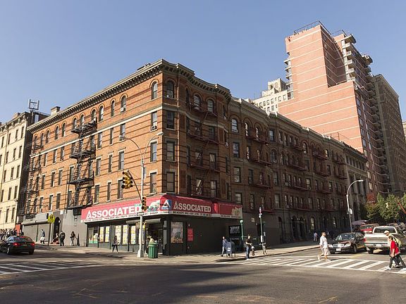 4th image of 1476 Lexington Ave APT 2B