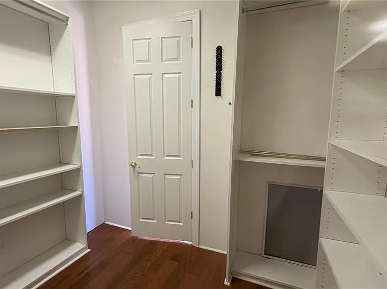 10547 Martinique Isle Dr — Photo 23